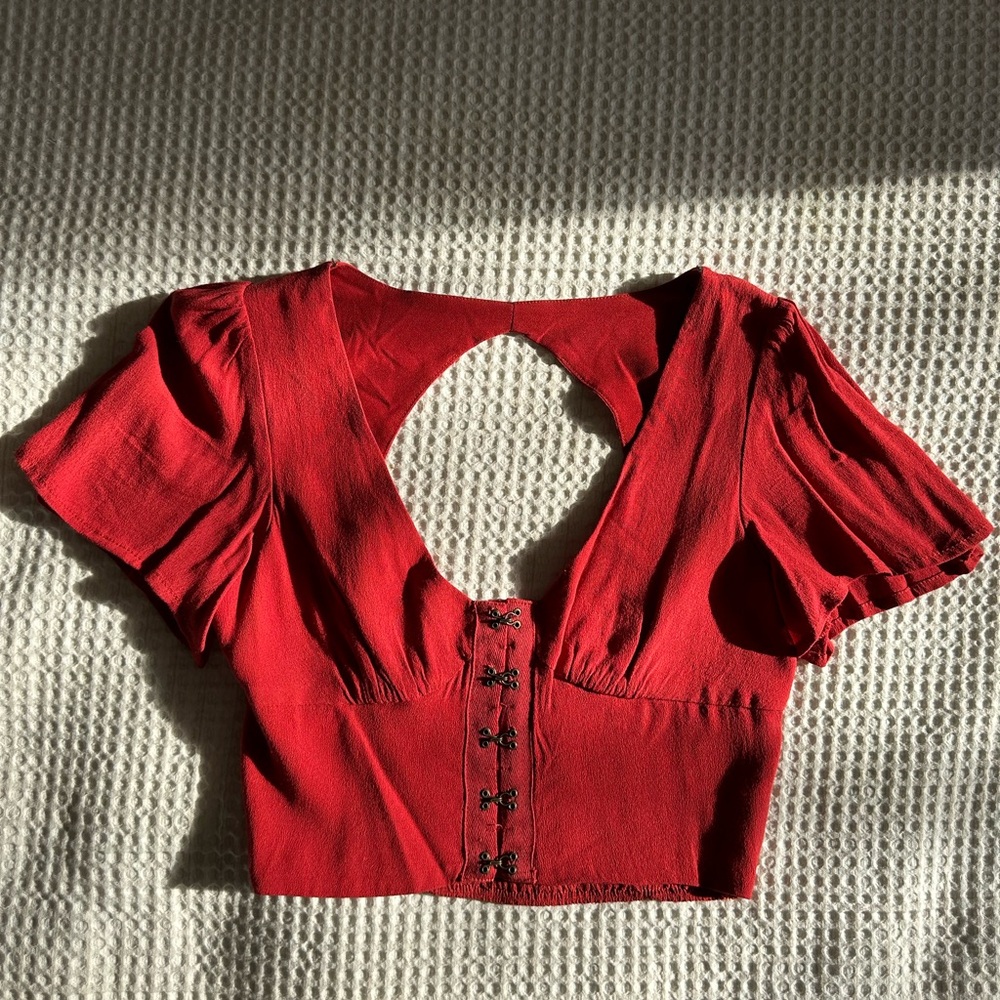 OPEN BACK CORSET CROP TOP WITH RUFFLE SHOULDER